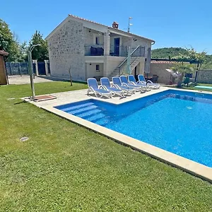 https://villa-lenny.in-istria.net